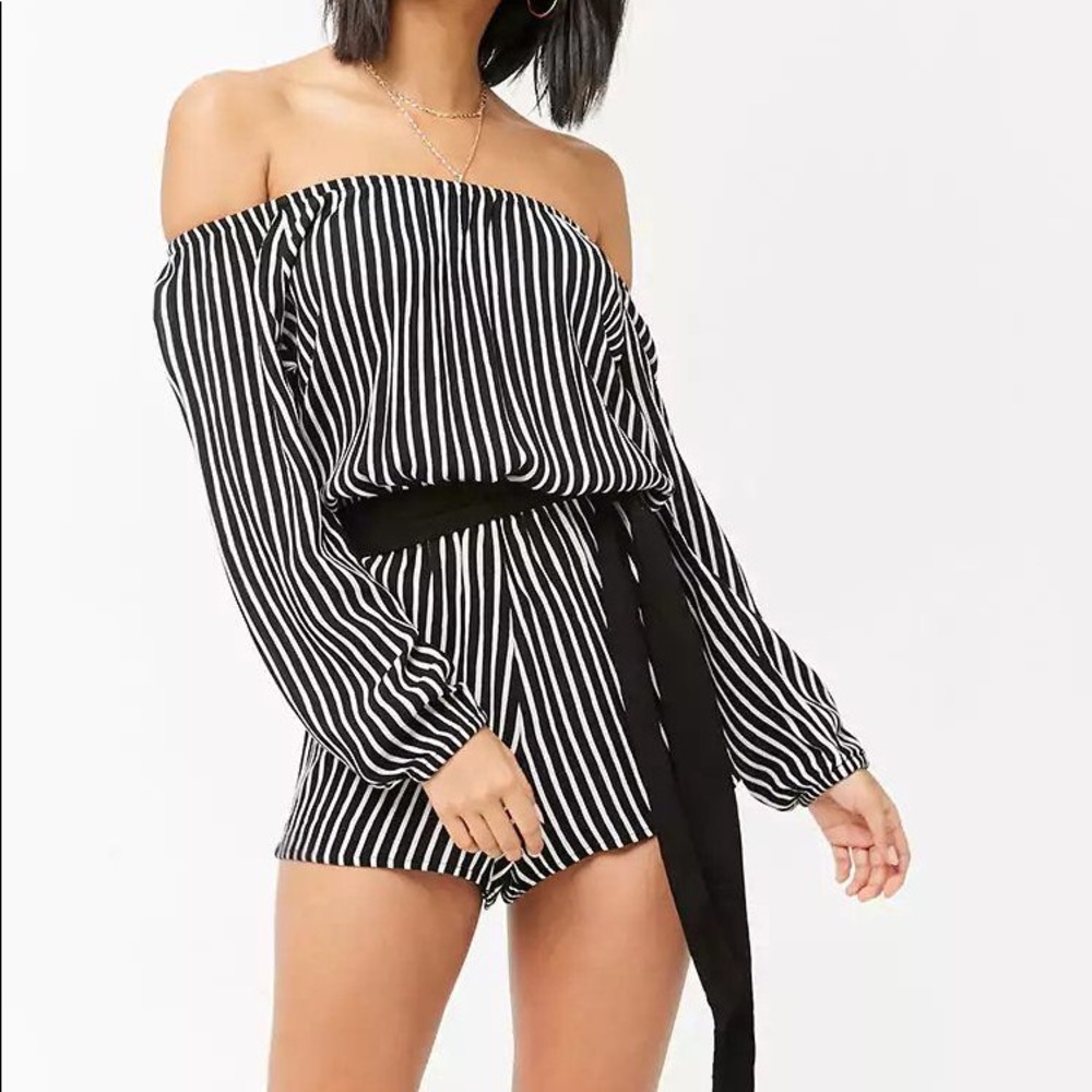FOREVER 21 || Stripe Off The Shoulder Romper